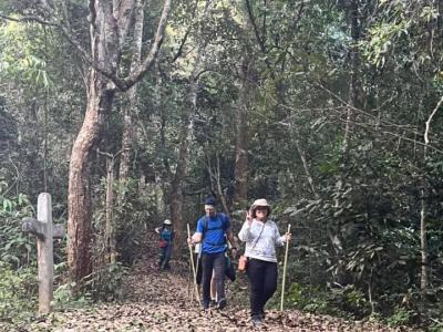 Teacher &Voluntrees Christliche Deutsche Schule Chiang Mai <CDSC> | Chiang Mai Trekking | The best trekking in Chiang Mai with Piroon Nantaya